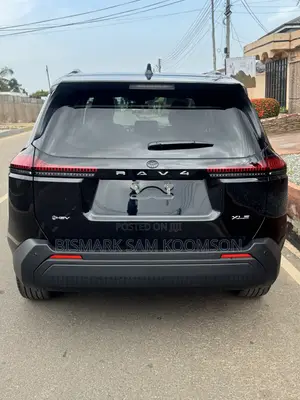 Toyota RAV4 XLE Premium 2026 Black