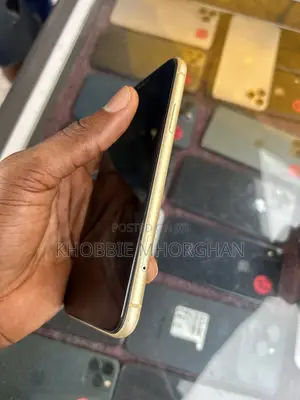 Apple iPhone XR 64 GB Yellow