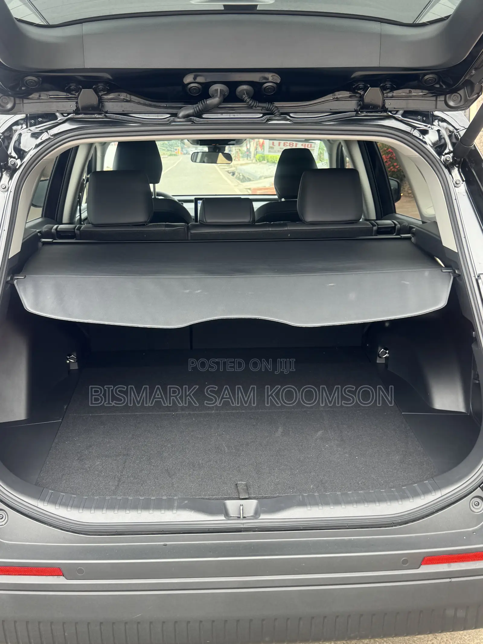 Toyota RAV4 XLE Premium 2026 Black