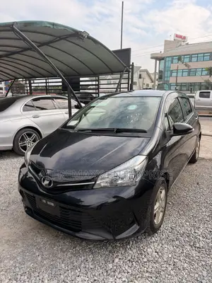 Toyota Vitz 1.5 FWD 5dr 2016 Black