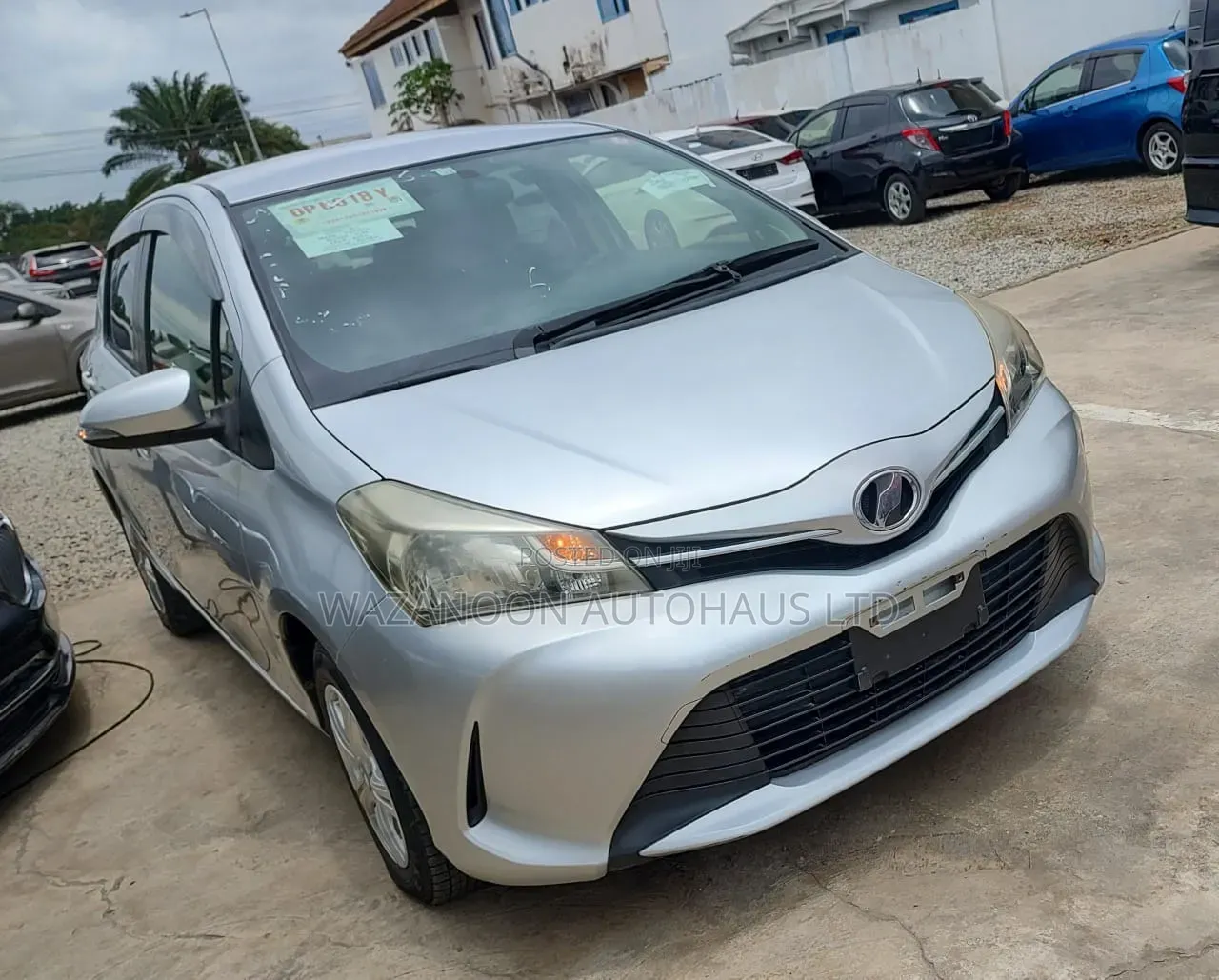 Toyota Vitz 1.3 AWD 5dr 2014 Silver