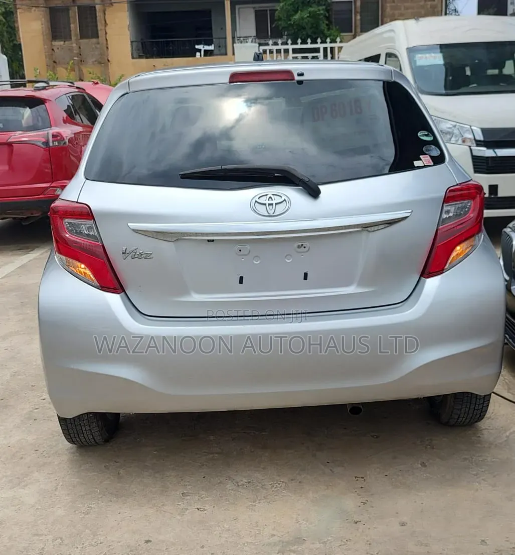 Toyota Vitz 1.3 AWD 5dr 2014 Silver