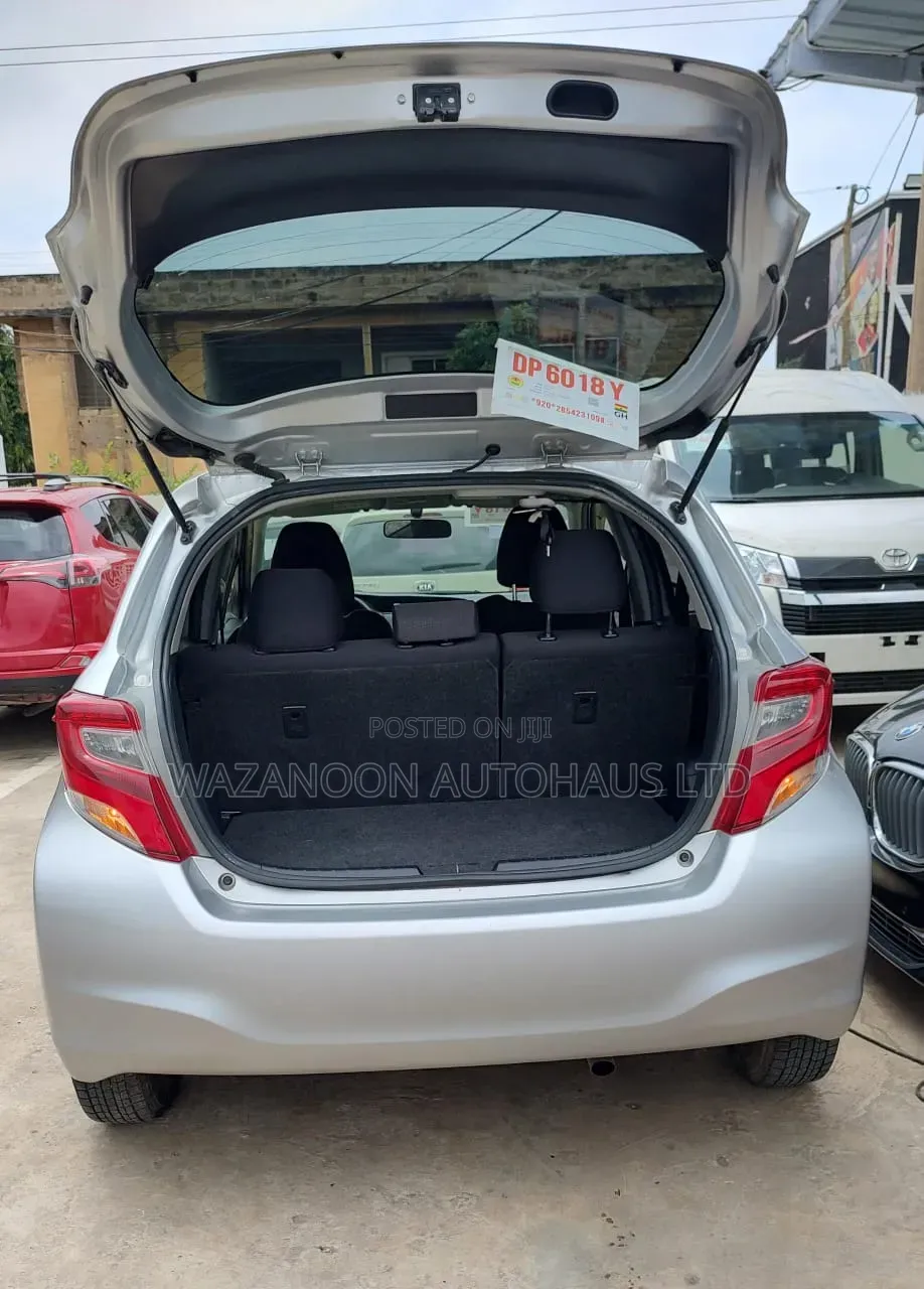 Toyota Vitz 1.3 AWD 5dr 2014 Silver