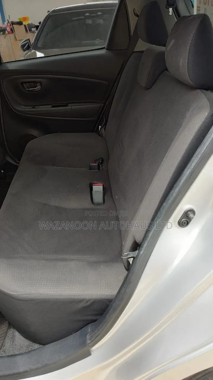Toyota Vitz 1.3 AWD 5dr 2014 Silver