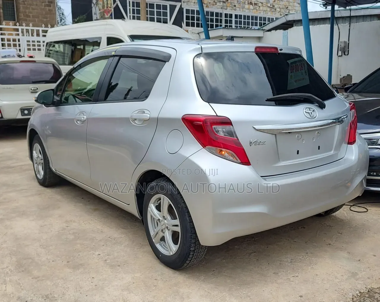 Toyota Vitz 1.3 AWD 5dr 2014 Silver