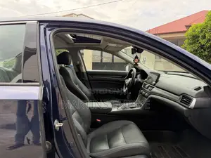 Honda Accord EX-L (2.0L 4cyl Turbo 10A) 2019 Blue