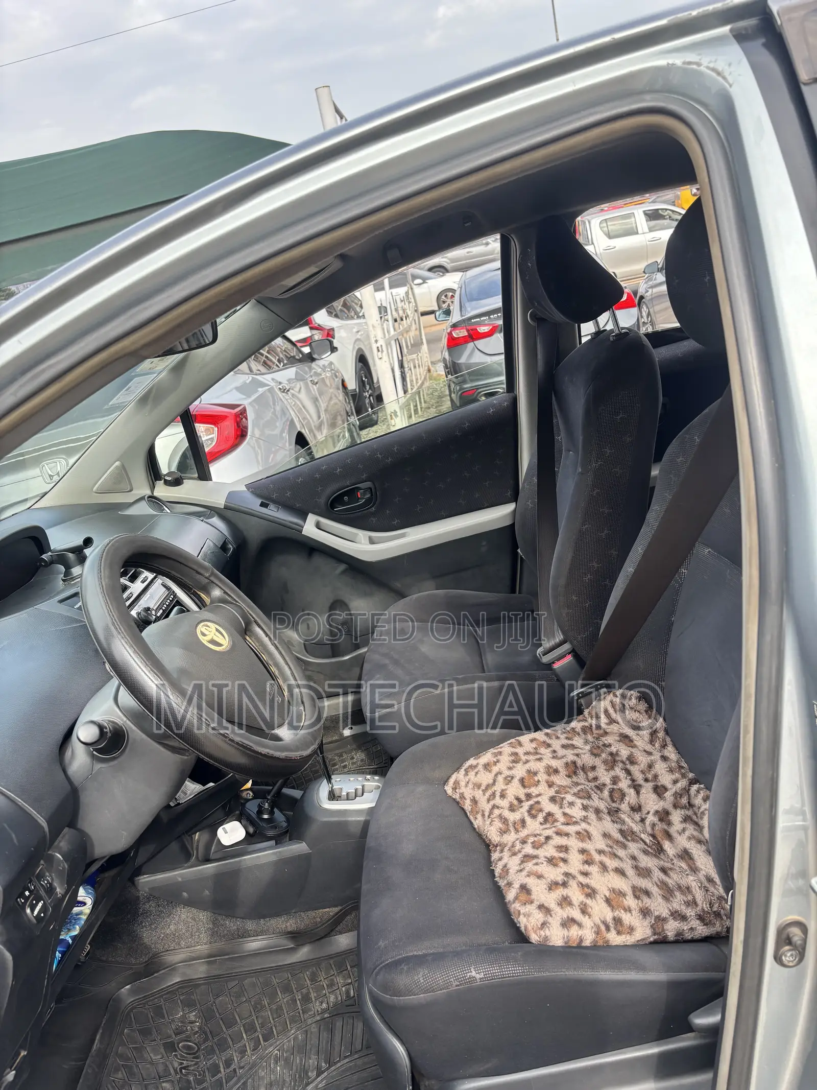 Toyota Vitz 1.5 FWD 3dr 2008 Gray