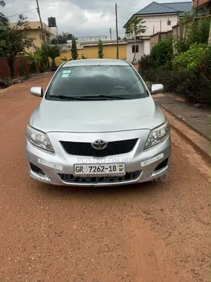 Toyota Corolla LE 4dr Sedan (1.8L 4cyl 4A) 2010 Silver