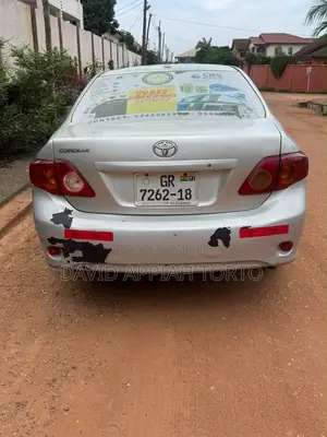 Toyota Corolla LE 4dr Sedan (1.8L 4cyl 4A) 2010 Silver