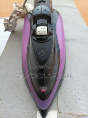 Lloytron Storm 2600w Steam Lron