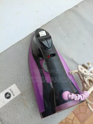 Lloytron Storm 2600w Steam Lron
