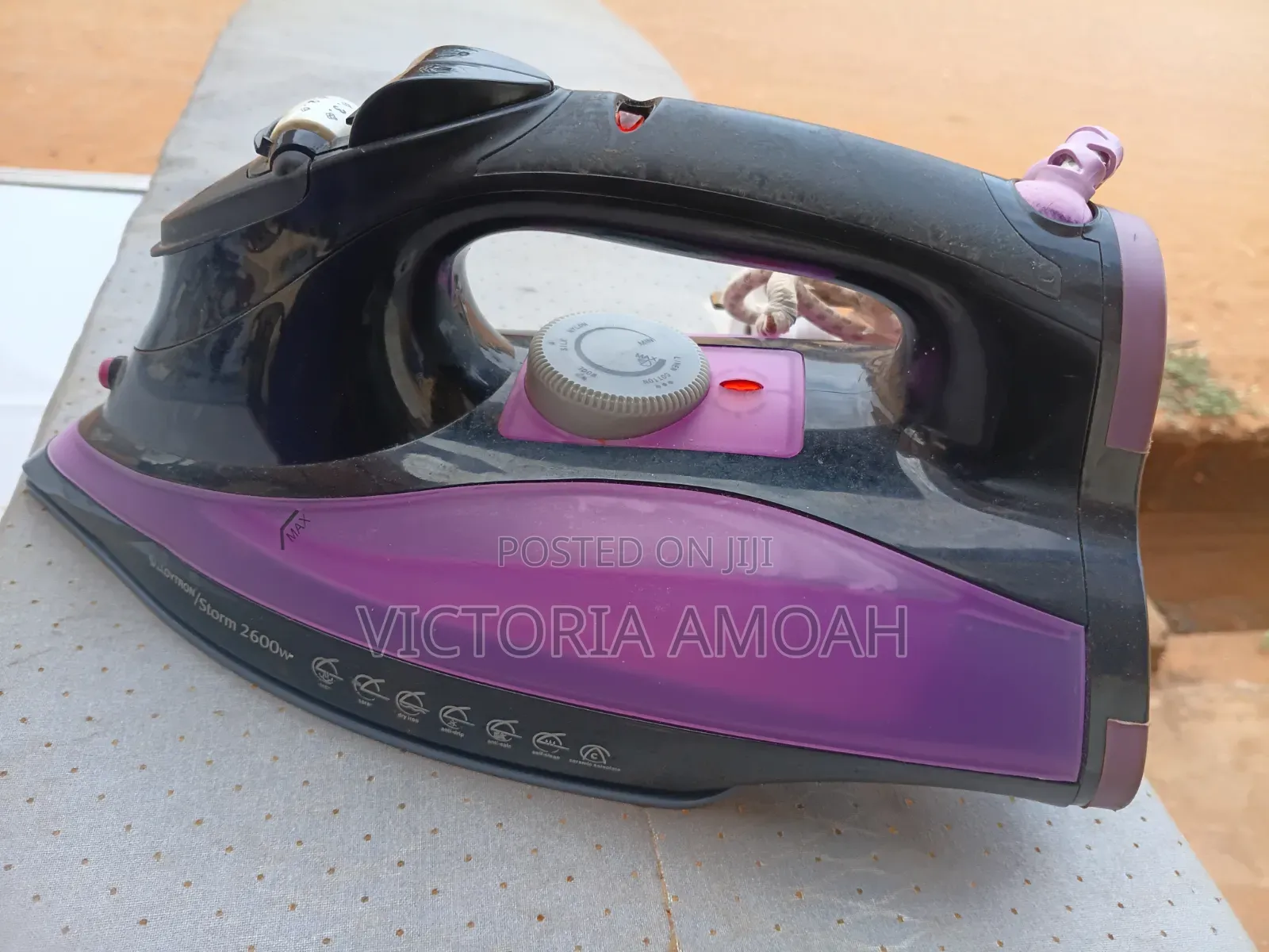 Lloytron Storm 2600w Steam Lron
