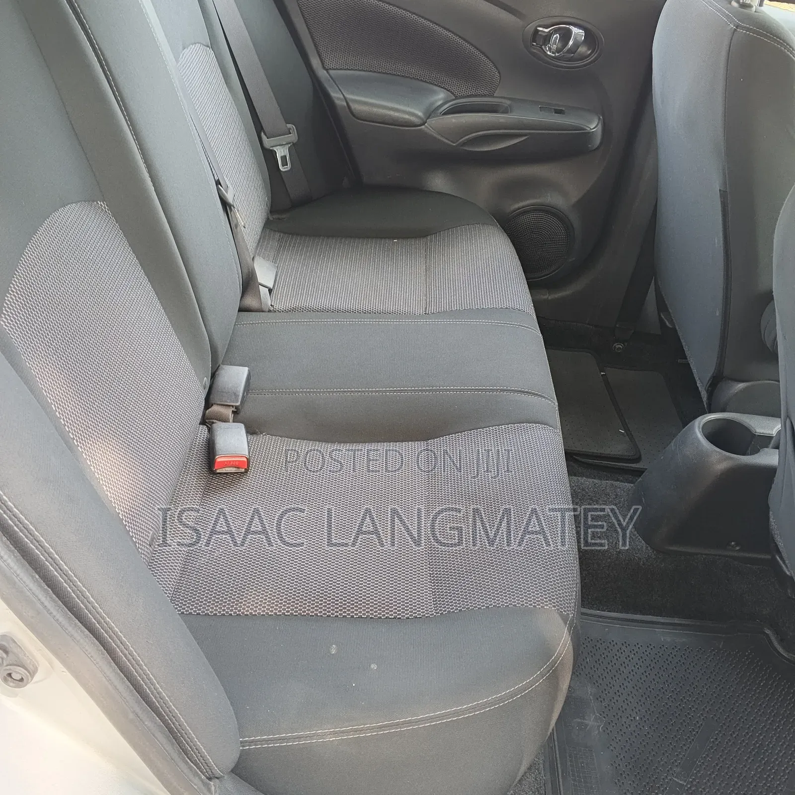 Nissan Versa 2018 Silver