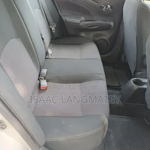 Nissan Versa 2018 Silver