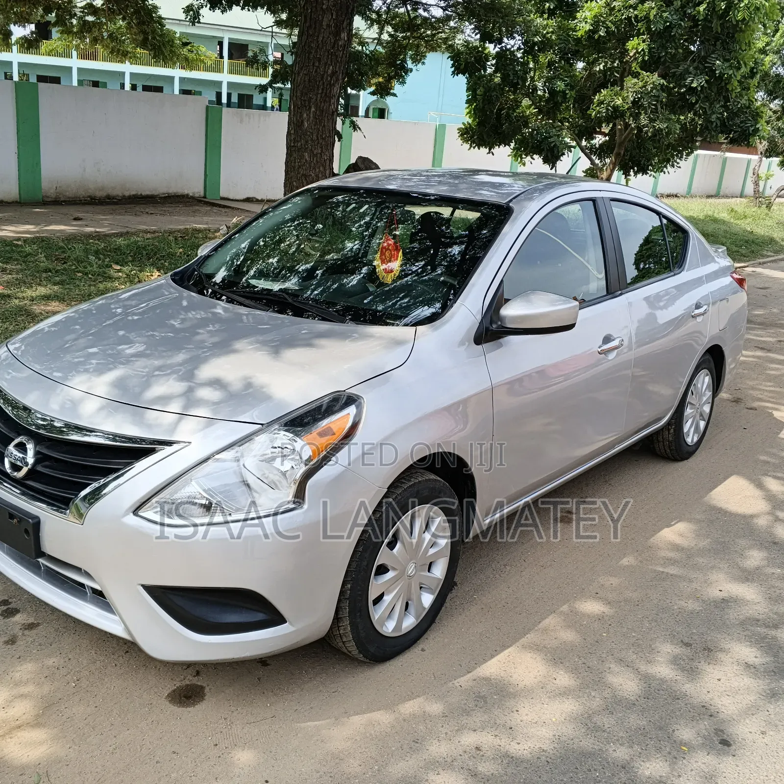 Nissan Versa 2018 Silver