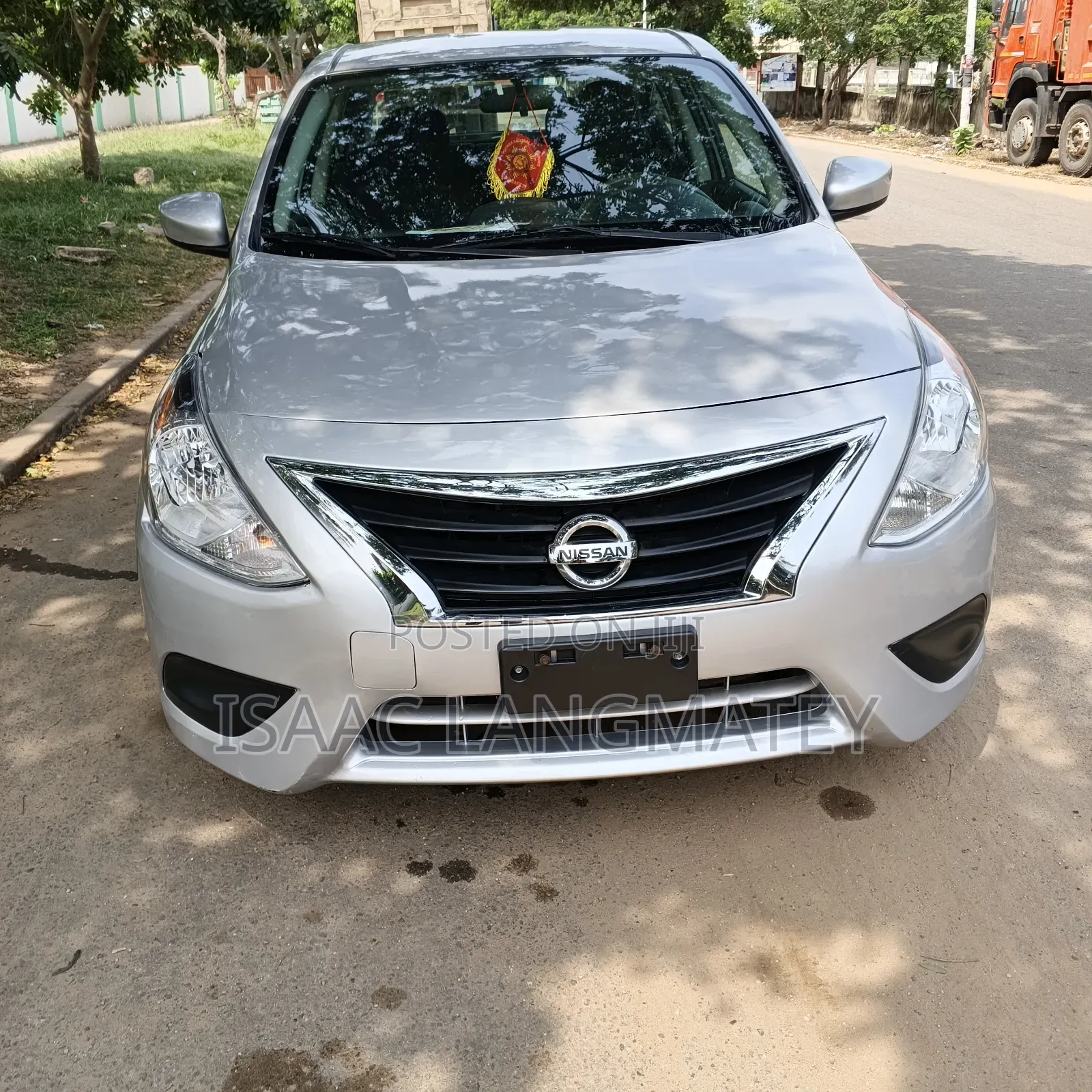 Nissan Versa 2018 Silver