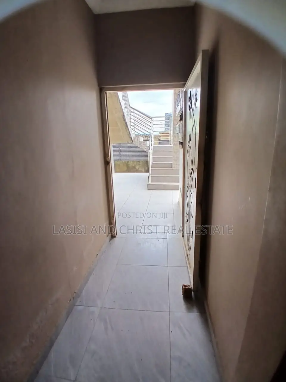 1bdrm Apartment in Lasisi And Christ, Amasaman for rent