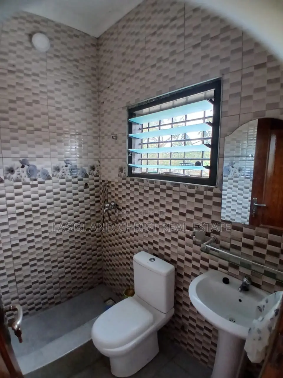 1bdrm Apartment in Lasisi And Christ, Amasaman for rent