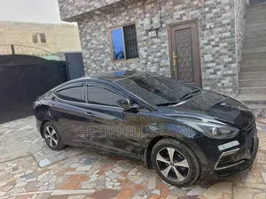 Hyundai Elantra Limited Sedan FWD (1.8L 4cyl 6A) 2016 Black