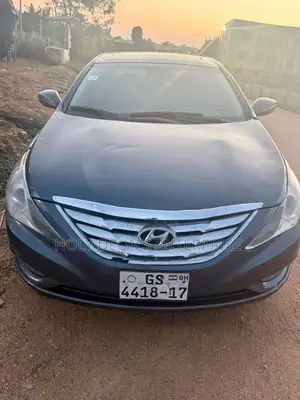 Hyundai Sonata GLS Sedan FWD (2.4L 4cyl 6A) 2013 Gray