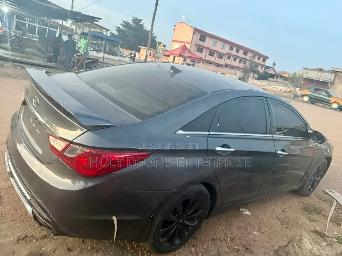 Hyundai Sonata GLS Sedan FWD (2.4L 4cyl 6A) 2013 Gray