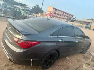 Hyundai Sonata GLS Sedan FWD (2.4L 4cyl 6A) 2013 Gray