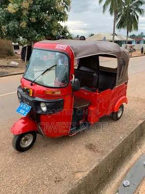 Bajaj RE 2025 Red