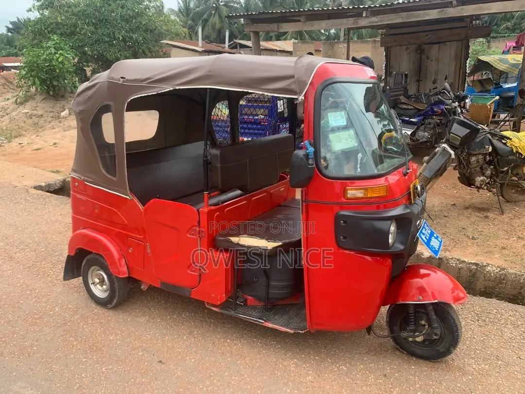 Bajaj RE 2025 Red
