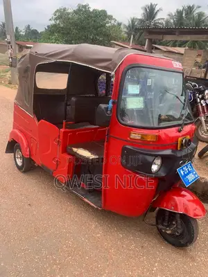 Bajaj RE 2025 Red