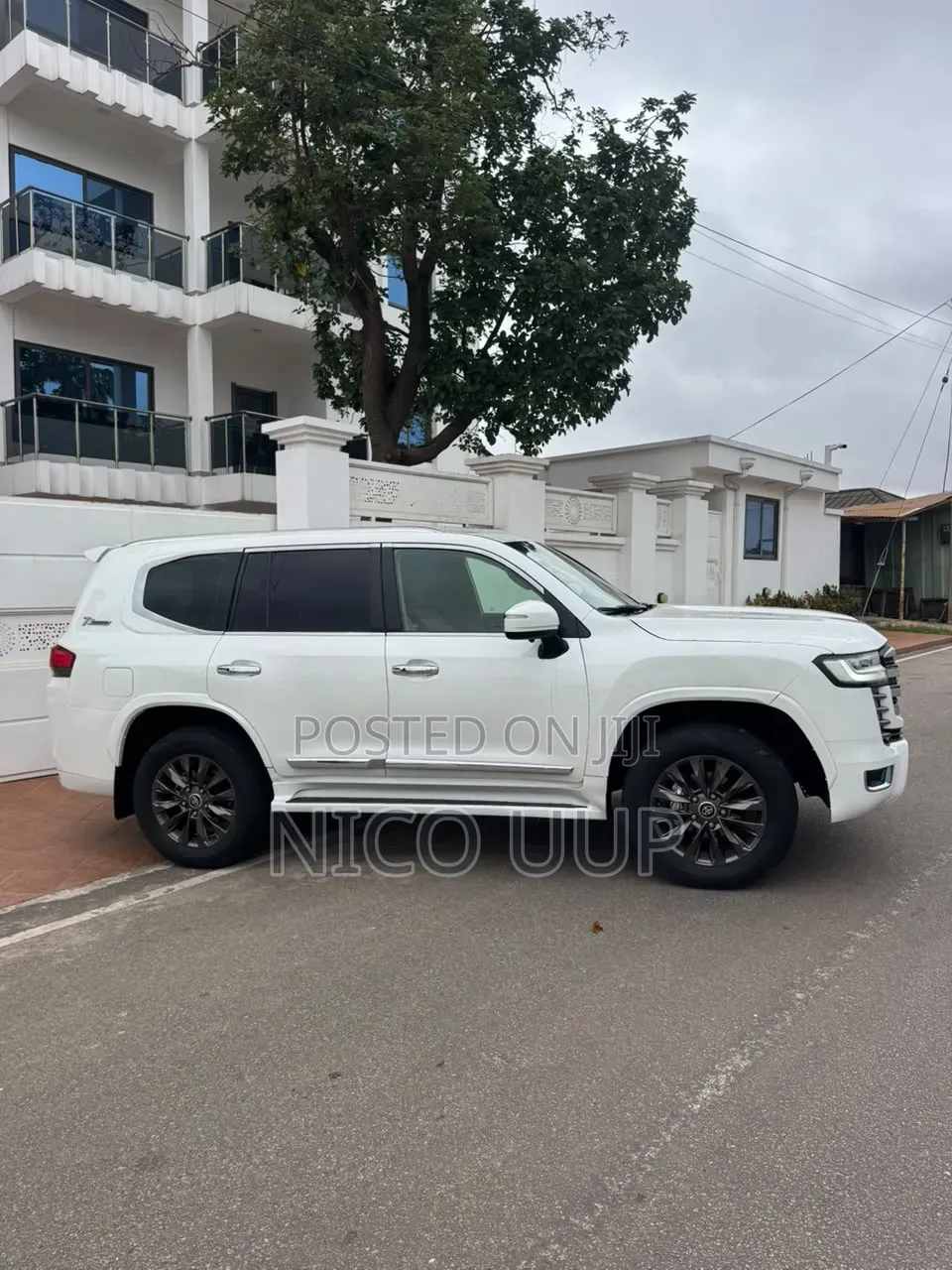 Toyota Land Cruiser 2024 White