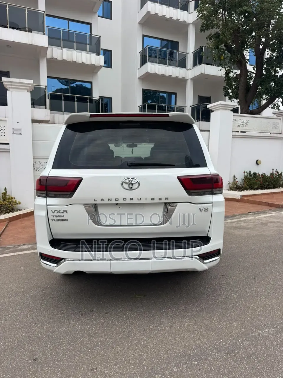 Toyota Land Cruiser 2024 White