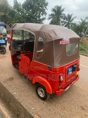 Bajaj RE 2026 Red
