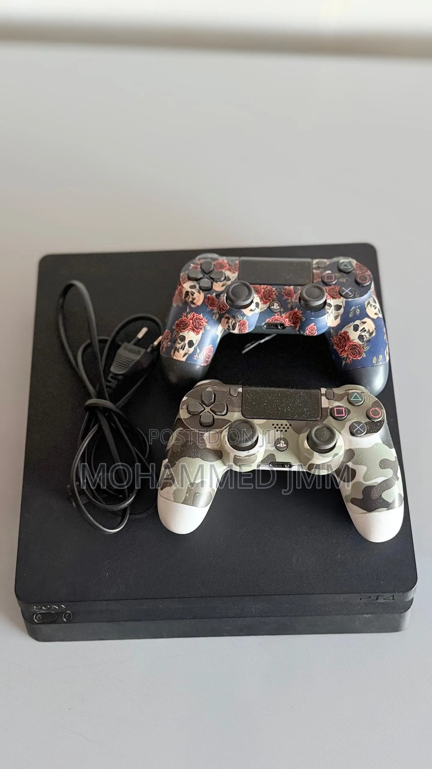 Jailbroken PlayStation 4 Slim With Two Controllers