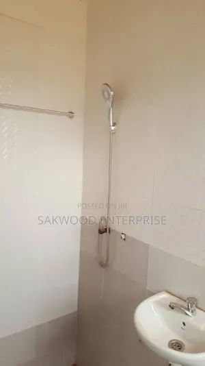 1bdrm Apartment in Sakwood Enterprise, Police Station for rent