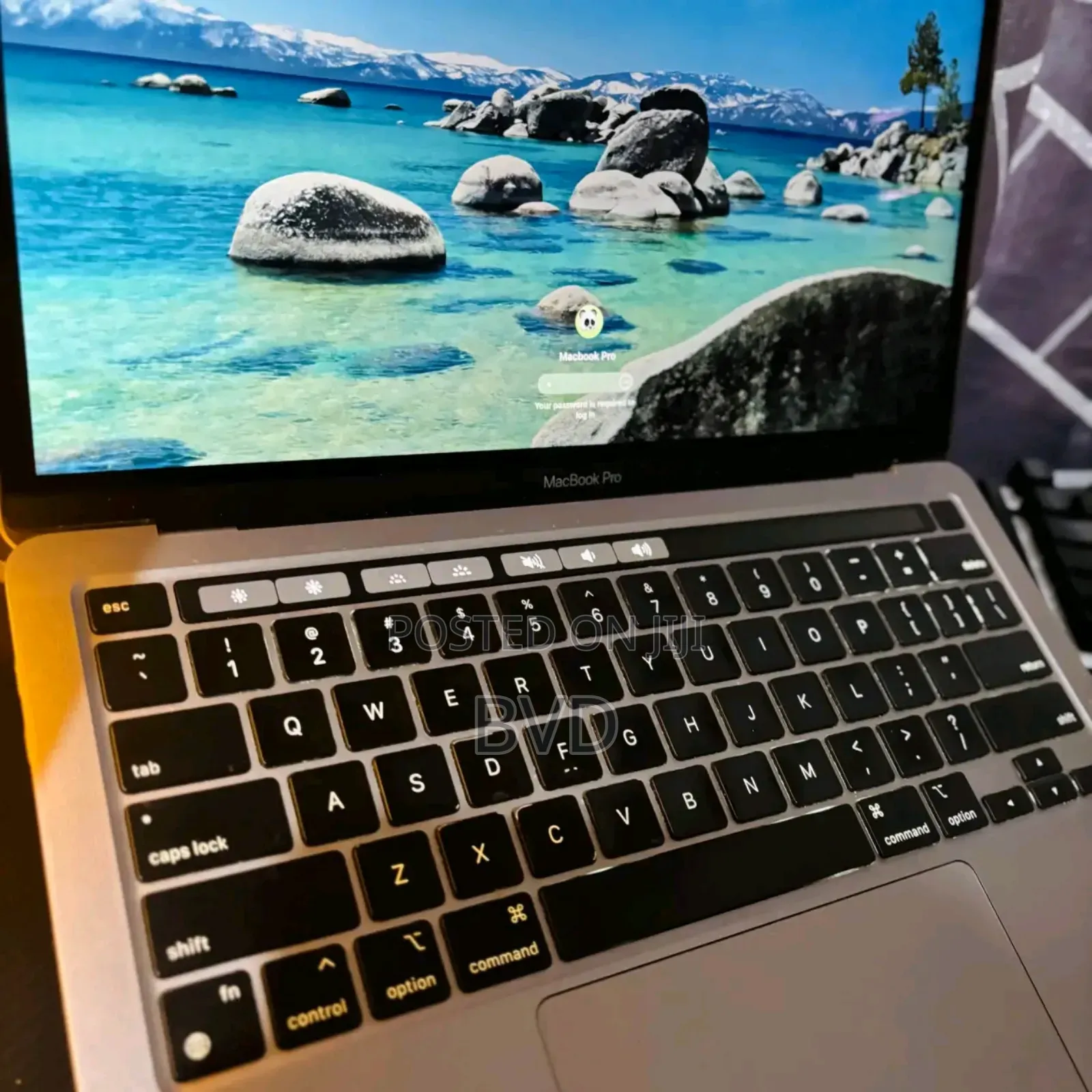 New Laptop Apple MacBook Pro 2020 M1 16GB Apple M1 SSD 512GB