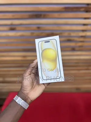 New Apple iPhone 15 128 GB Yellow