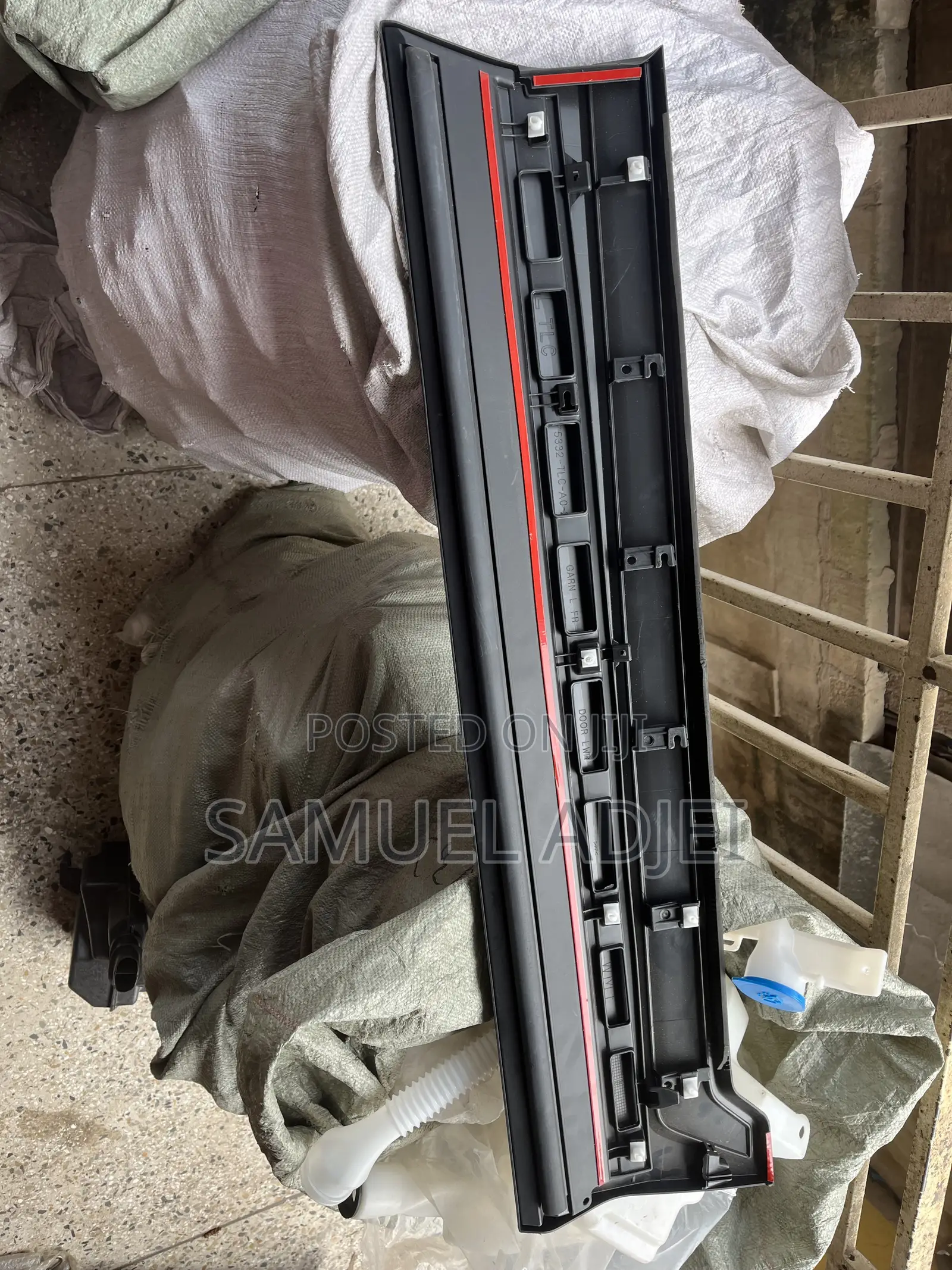 Honda CRV 17 to 2022 Door Moulding Shine.