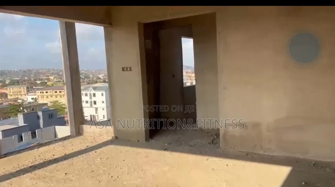 8bdrm Block of Flats in West Hills Mall Area for sale