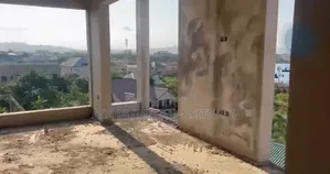 8bdrm Block of Flats in West Hills Mall Area for sale