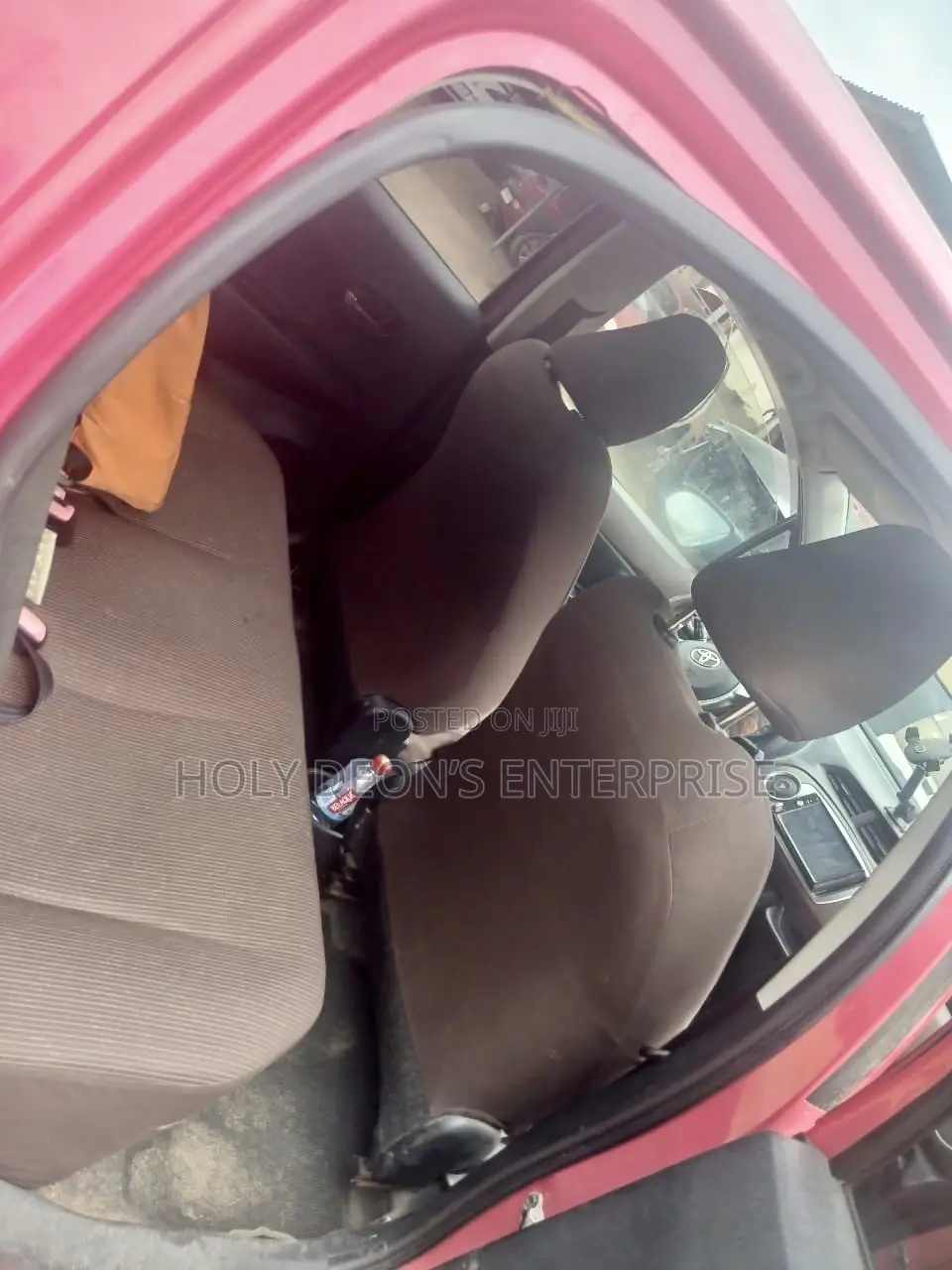 Toyota Vitz 1.3 AWD 5dr 2012 Pink