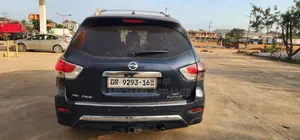 Nissan Pathfinder Platinum 4x4 2013 Black