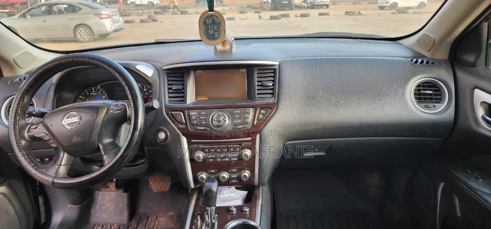 Nissan Pathfinder Platinum 4x4 2013 Black