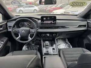 Mitsubishi Outlander SEL 2022 Silver