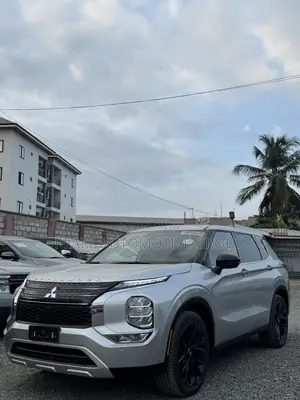 Mitsubishi Outlander SEL 2022 Silver