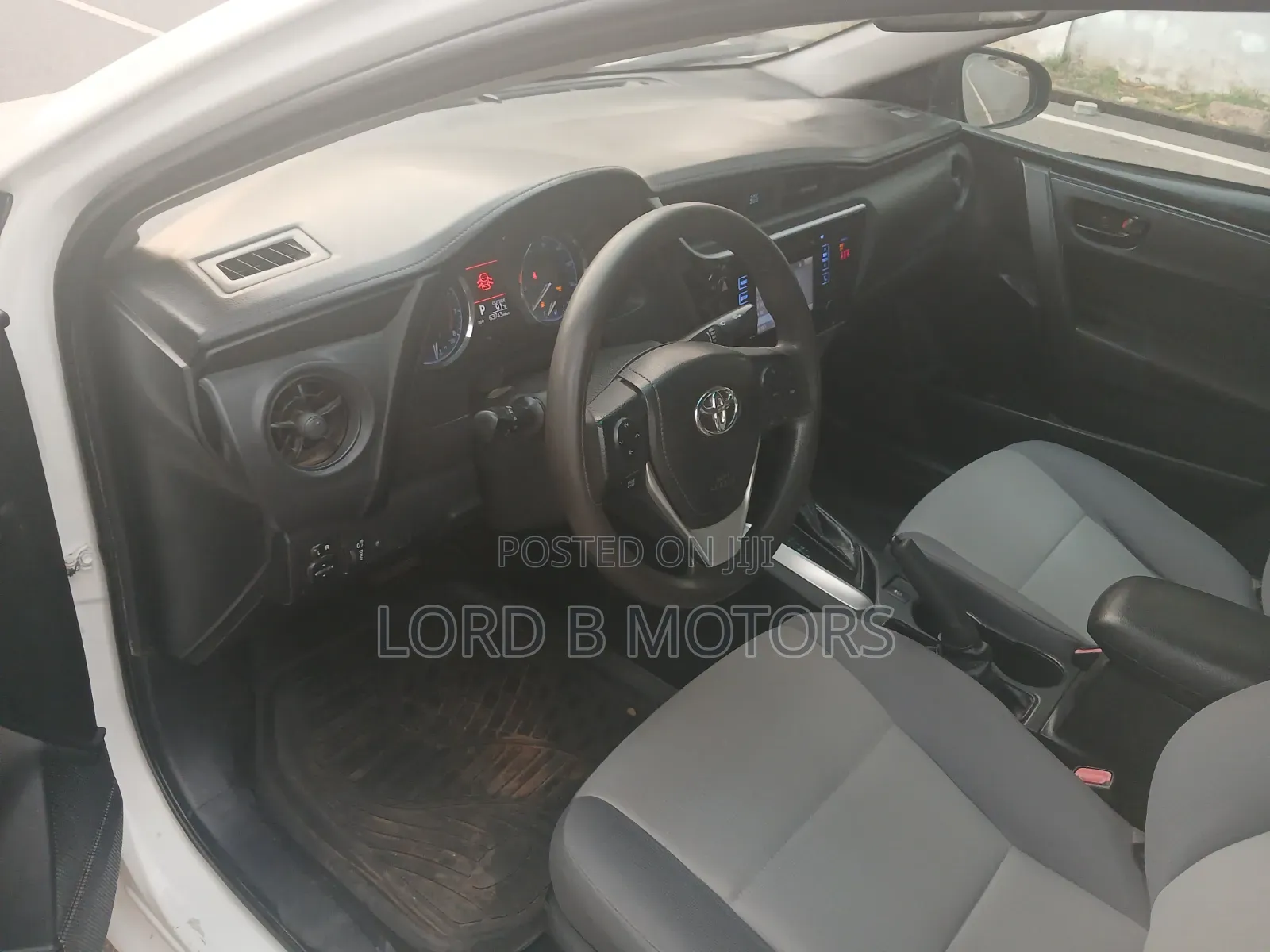 Toyota Corolla 2017 White