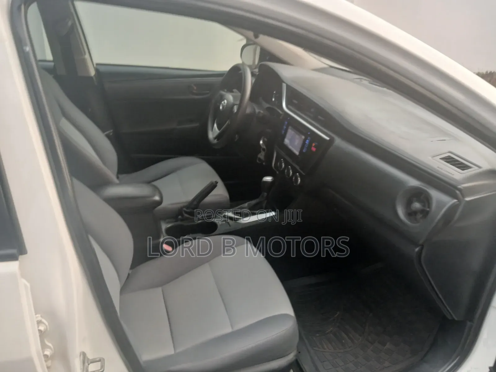 Toyota Corolla 2017 White