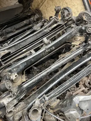 Hyundai Elantra 2012-2015 Back Axle Complete With Hubs