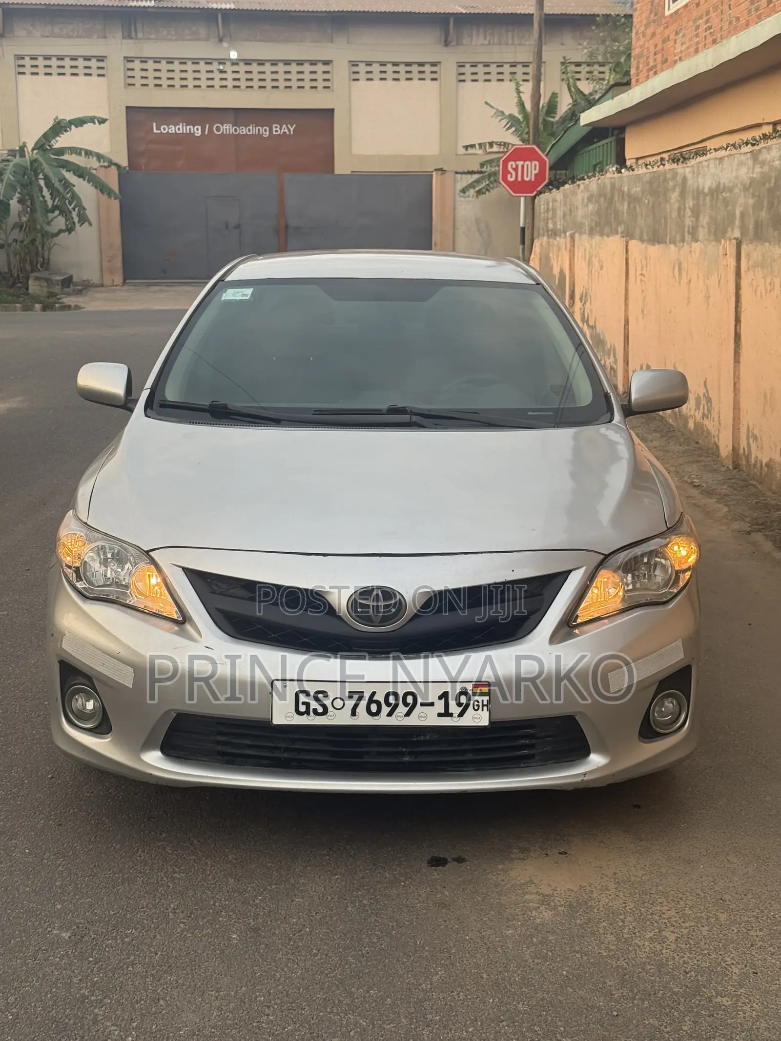 Toyota Corolla LE 4dr Sedan (1.8L 4cyl 4A) 2013 Silver