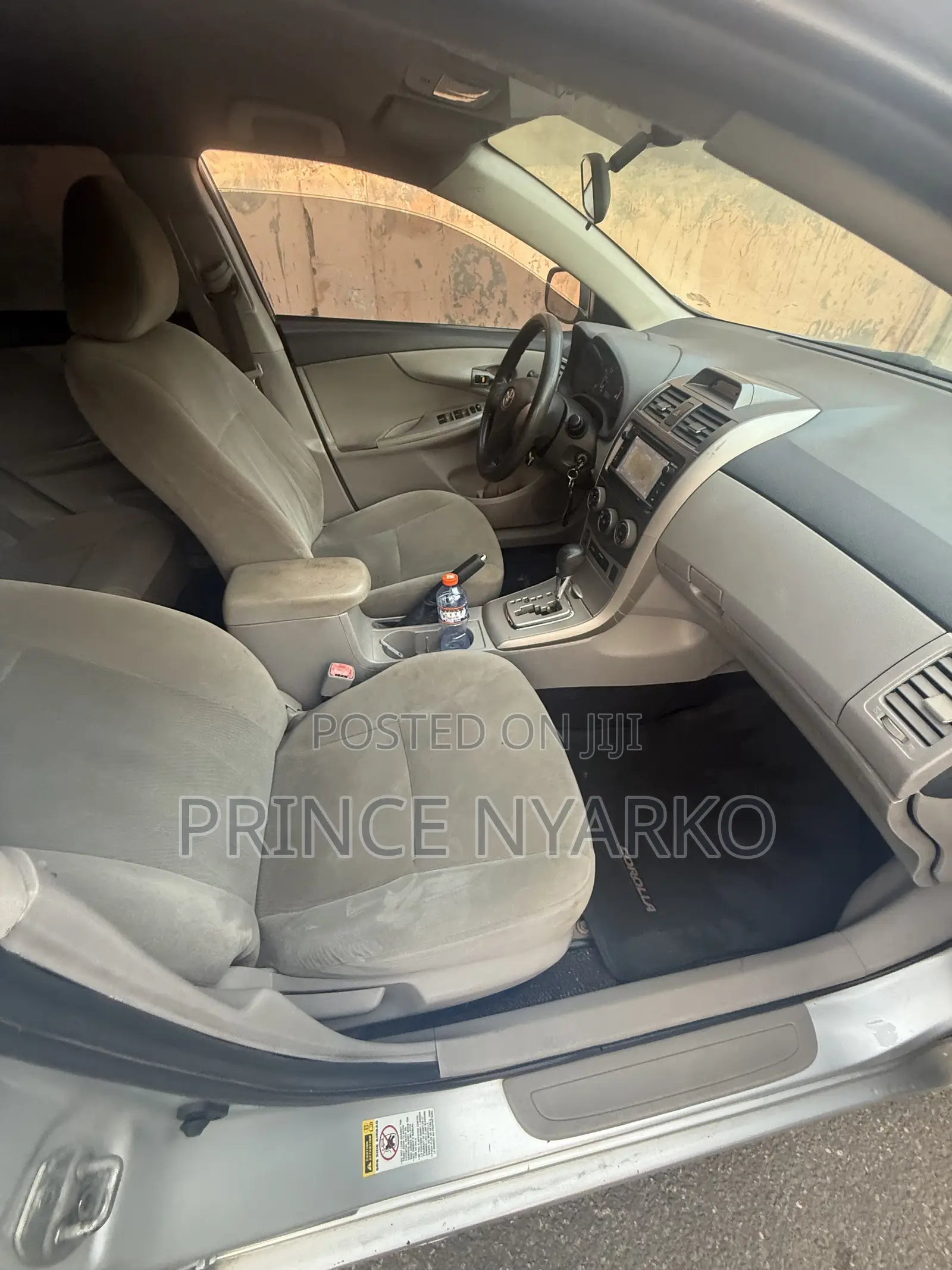 Toyota Corolla LE 4dr Sedan (1.8L 4cyl 4A) 2013 Silver