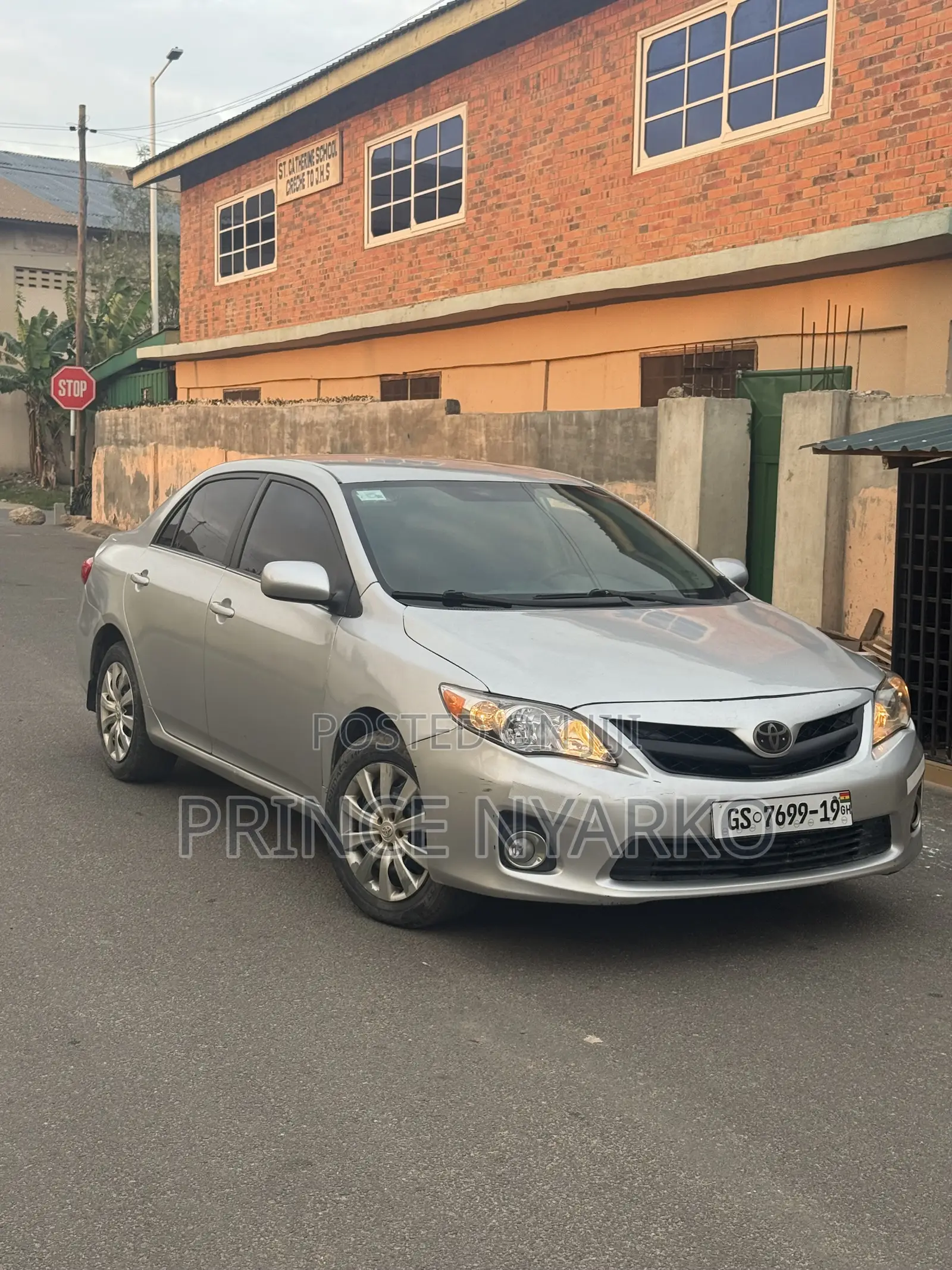 Toyota Corolla LE 4dr Sedan (1.8L 4cyl 4A) 2013 Silver